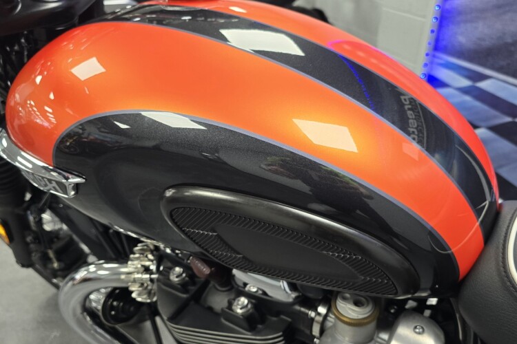 TRIUMPH BONNEVILLE T120