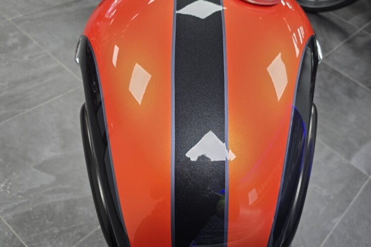 TRIUMPH BONNEVILLE T120