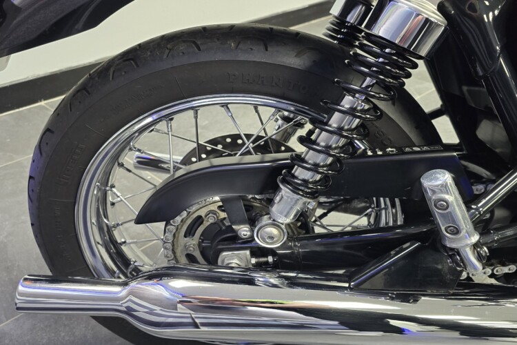 TRIUMPH BONNEVILLE T120