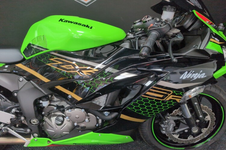 KAWASAKI NINJA ZX-6R