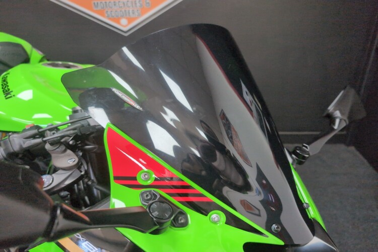KAWASAKI NINJA ZX-6R