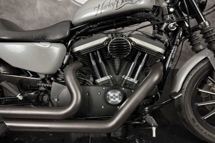 HARLEY DAVIDSON XL 883 N IRON 18