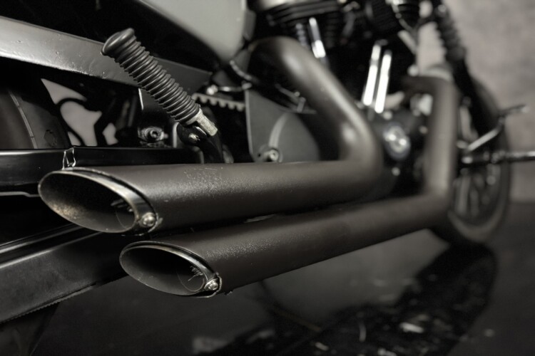 HARLEY DAVIDSON XL 883 N IRON 18