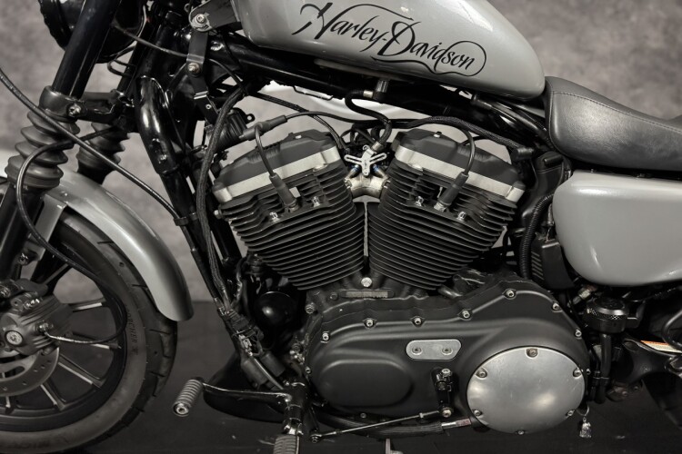 HARLEY DAVIDSON XL 883 N IRON 18