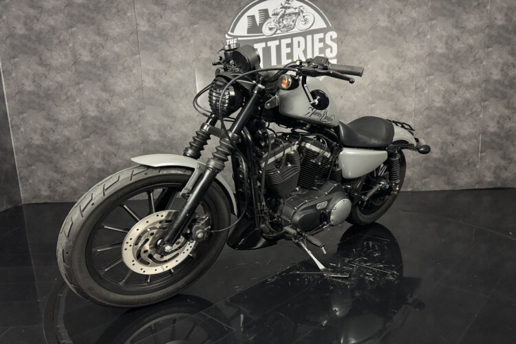 HARLEY DAVIDSON XL 883 N IRON 18