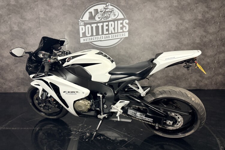 HONDA CBR1000RR FIREBLADE