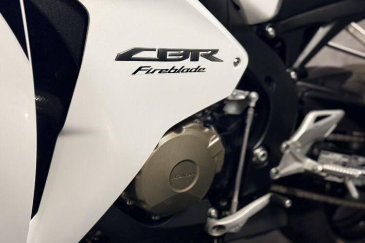 HONDA CBR1000RR FIREBLADE