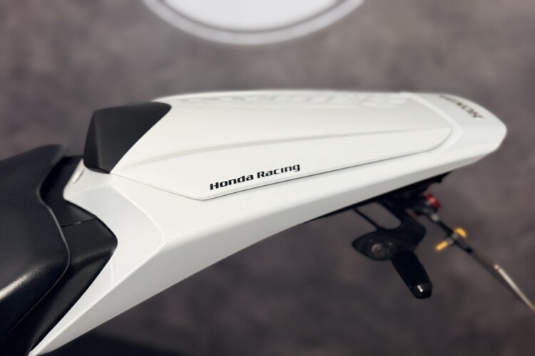 HONDA CBR1000RR FIREBLADE