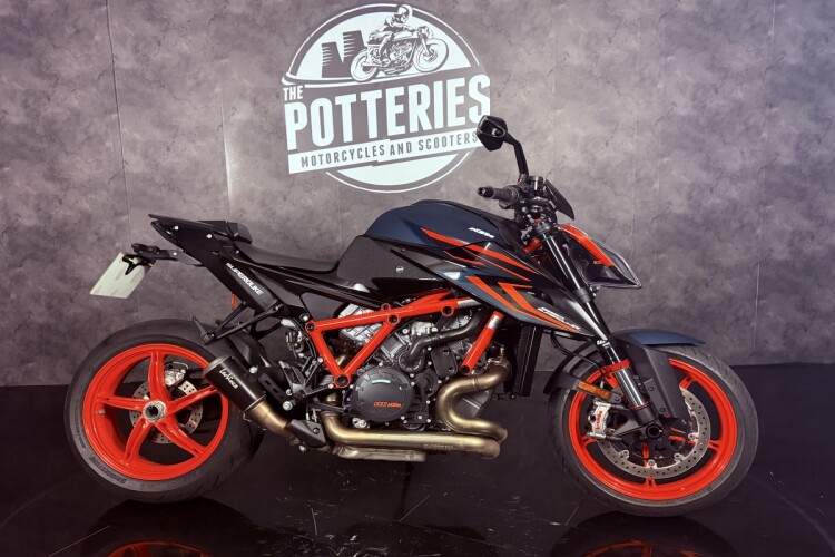 KTM 1290 SUPER DUKE R