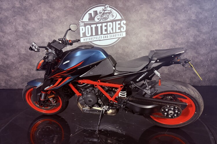 KTM 1290 SUPER DUKE R