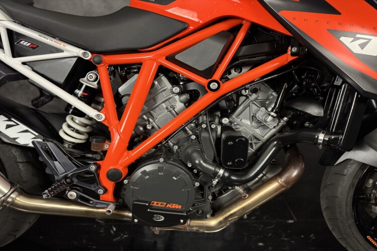 KTM 1290 SUPER DUKE R