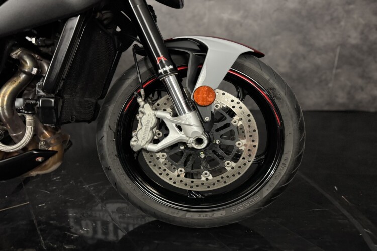 MV AGUSTA BRUTALE 800