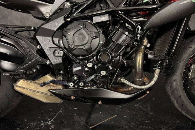 MV AGUSTA BRUTALE 800