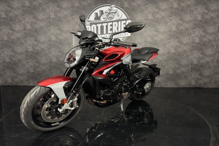 MV AGUSTA BRUTALE 800