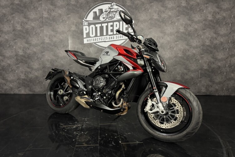 MV AGUSTA BRUTALE 800