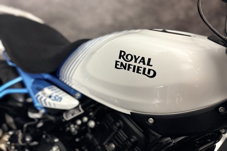 ROYAL ENFIELD GUERRILLA 450