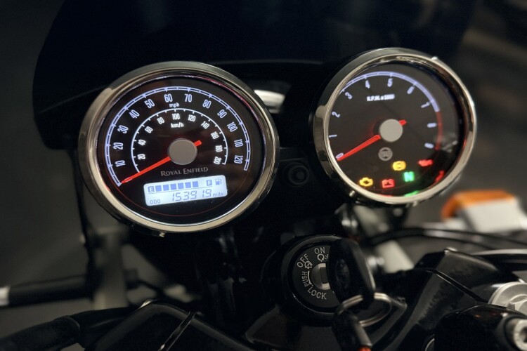 ROYAL ENFIELD INTERCEPTOR 650