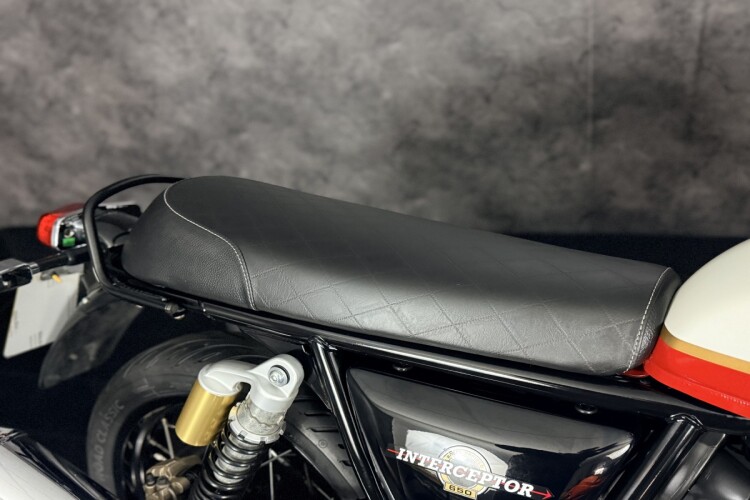 ROYAL ENFIELD INTERCEPTOR 650