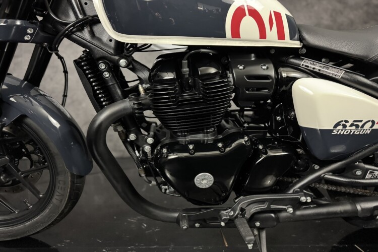 ROYAL ENFIELD SHOTGUN 650