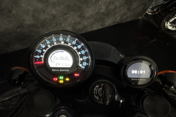 ROYAL ENFIELD SHOTGUN 650