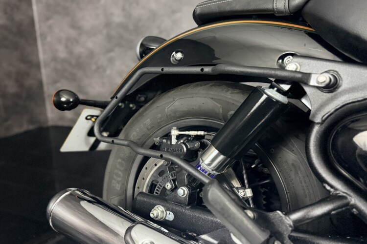 ROYAL ENFIELD SUPER METEOR 650