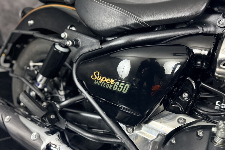 ROYAL ENFIELD SUPER METEOR 650