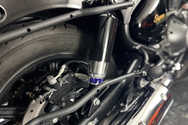 ROYAL ENFIELD SUPER METEOR 650