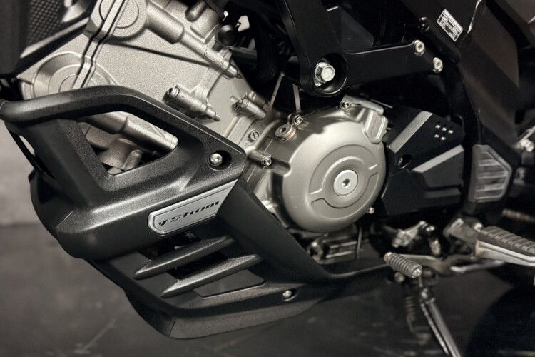 SUZUKI V-STROM 650