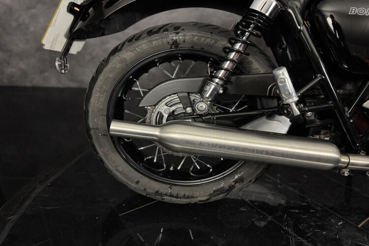 TRIUMPH BONNEVILLE T100