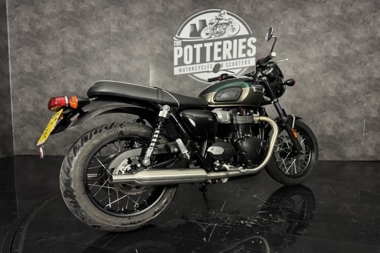 TRIUMPH BONNEVILLE T100