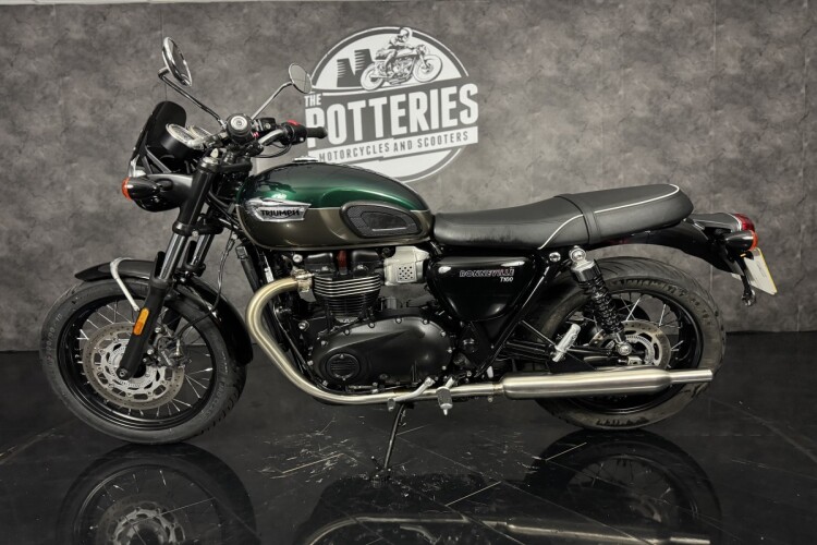 TRIUMPH BONNEVILLE T100