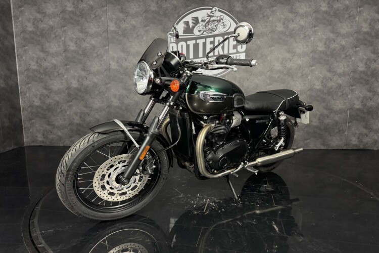 TRIUMPH BONNEVILLE T100