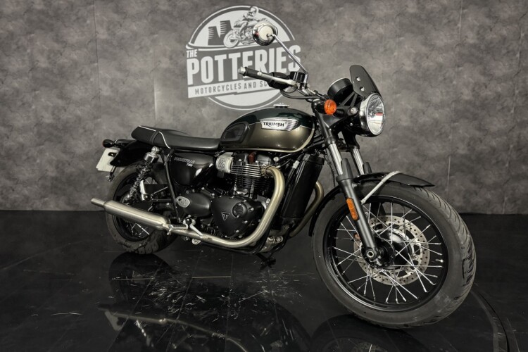 TRIUMPH BONNEVILLE T100