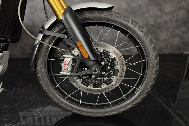 TRIUMPH SCRAMBLER 1200