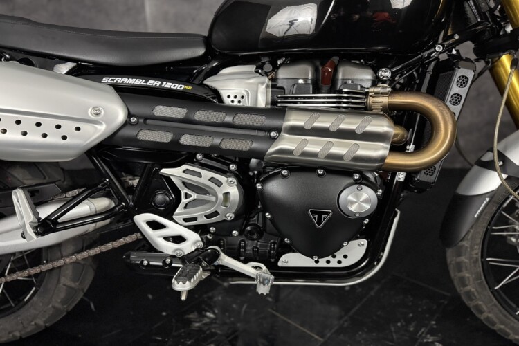 TRIUMPH SCRAMBLER 1200