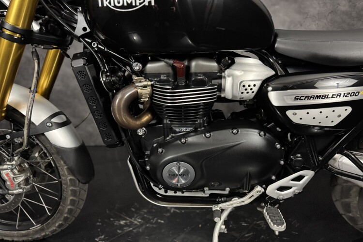 TRIUMPH SCRAMBLER 1200