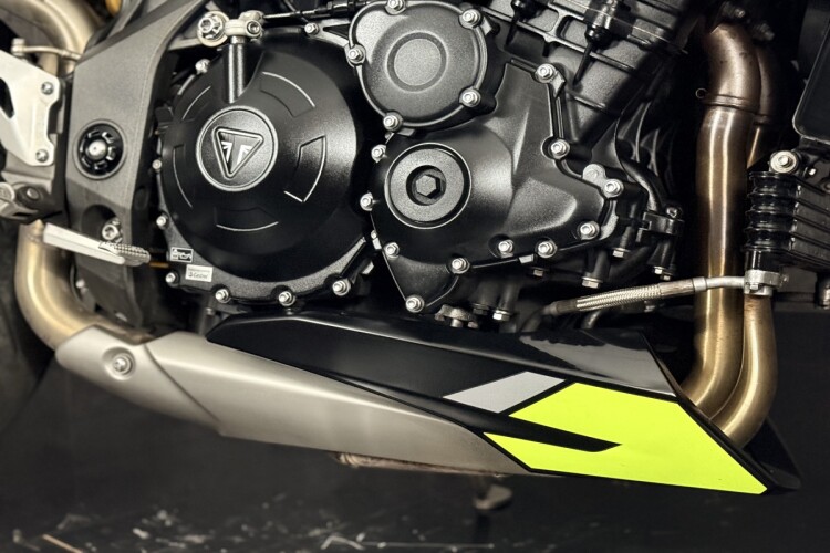 TRIUMPH SPEED TRIPLE 1050