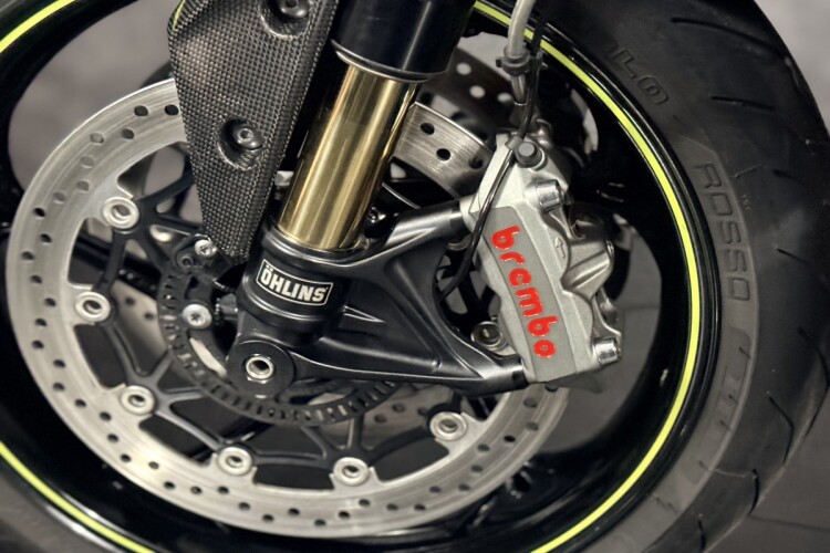 TRIUMPH SPEED TRIPLE 1050