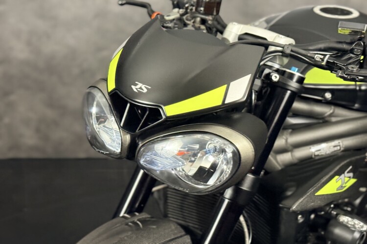 TRIUMPH SPEED TRIPLE 1050