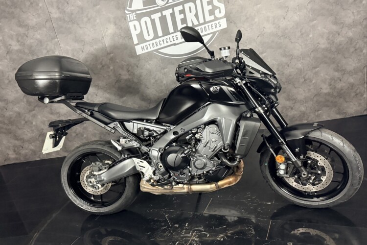 YAMAHA MT-09