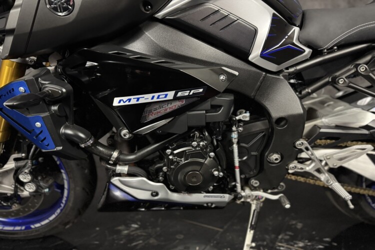 YAMAHA MT-10