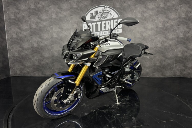 YAMAHA MT-10