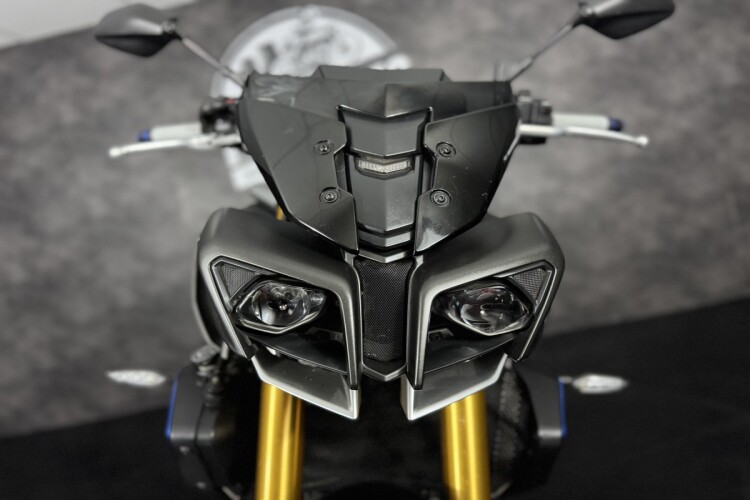 YAMAHA MT-10