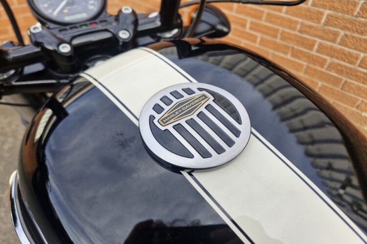 HARLEY-DAVIDSON SPORTSTER