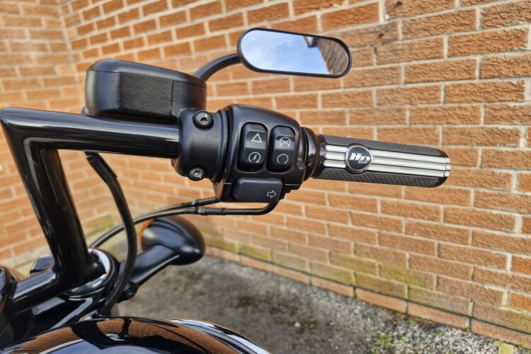 HARLEY-DAVIDSON SPORTSTER