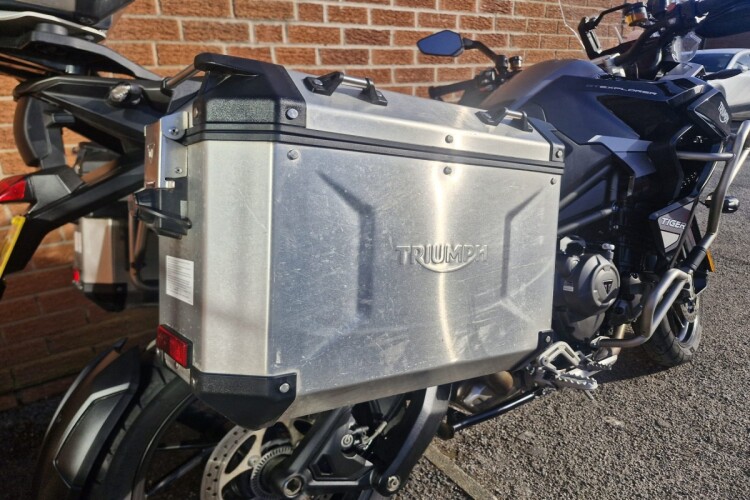 TRIUMPH TIGER 1200