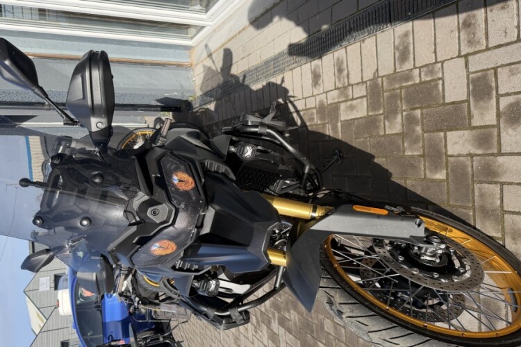 VOGE DS 900 X