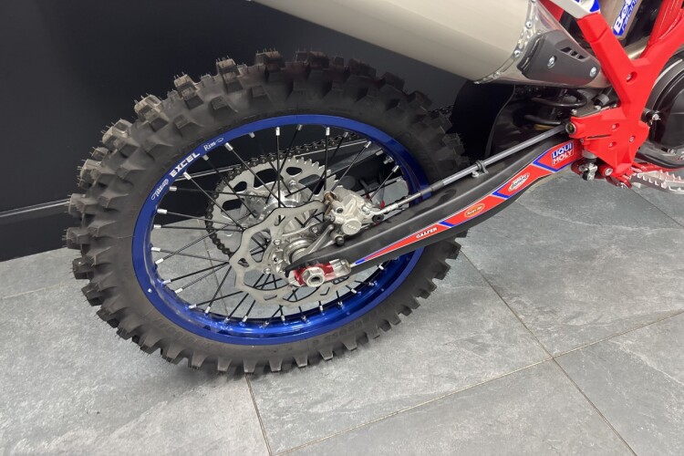 2025 BETA 450 RX, Red - photo 6