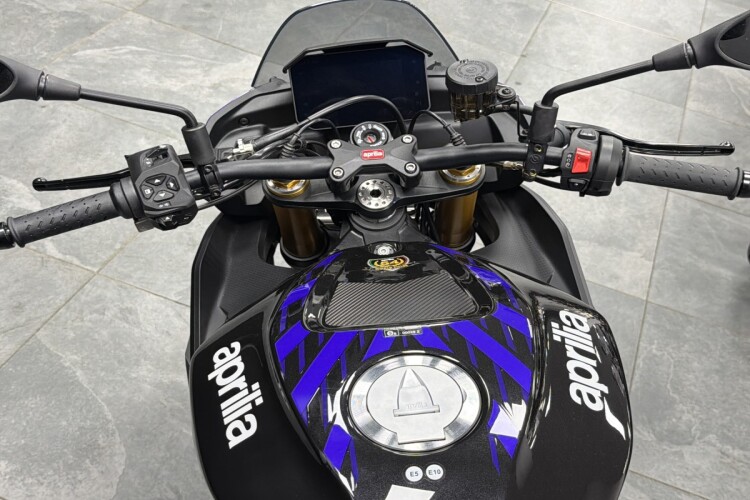 APRILIA TUONO 1100 V4
