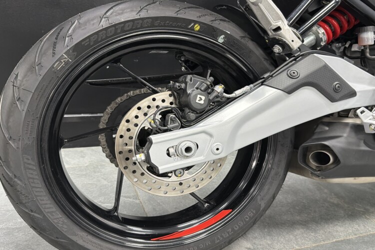 APRILIA TUONO 457